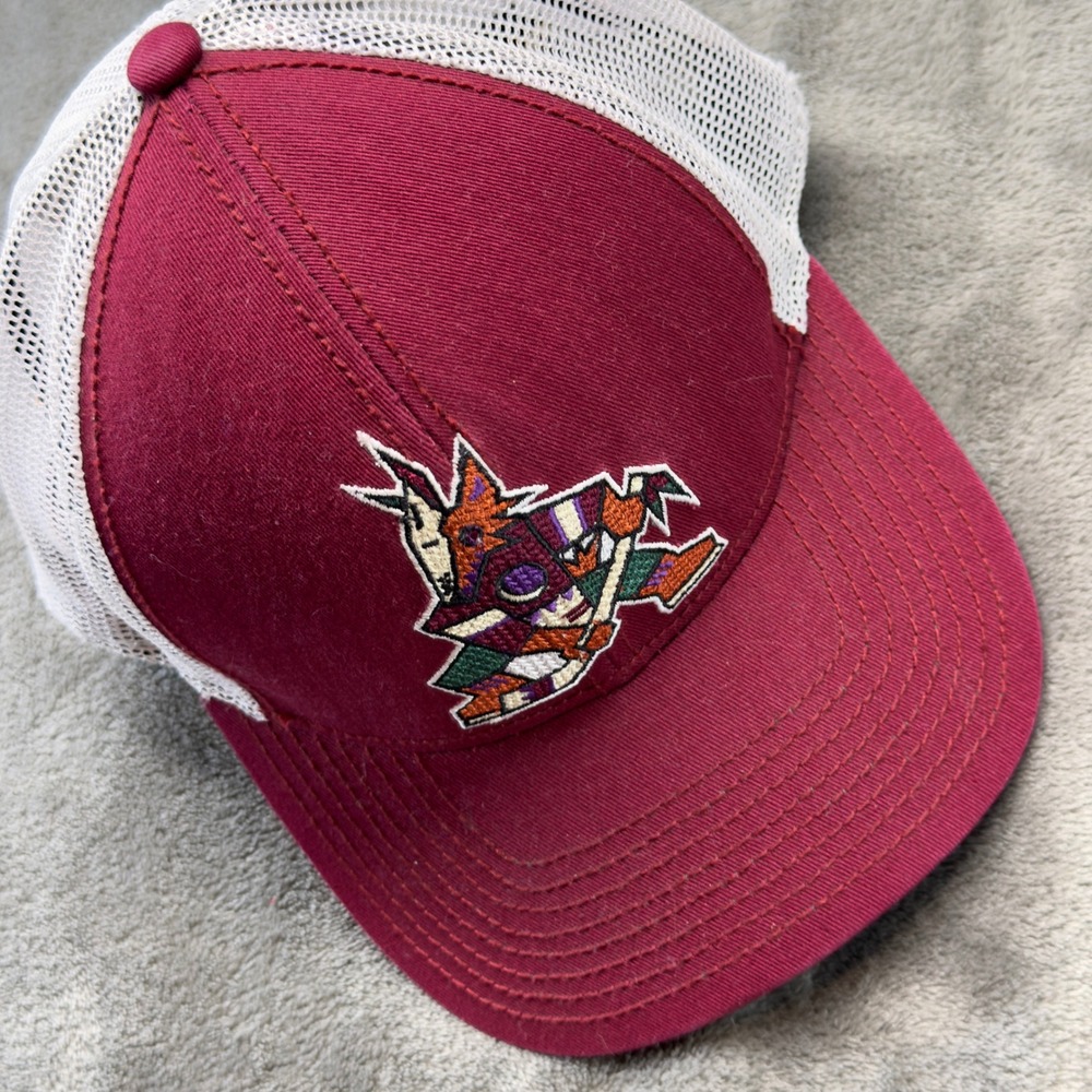 Vintage CCM Arizona Coyotes Kachina Logo‎ NHL Trucker Snapback Hat